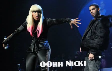 drake-nicki-minaj-thanksgiving-concert-kiss-6