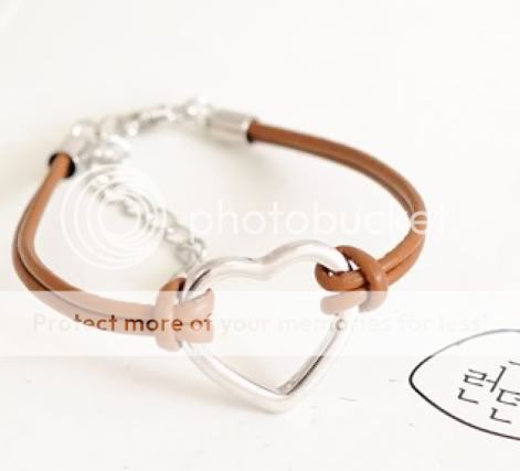 Lovely Heart Red Leather Korean Fashion Bracelet Z421  